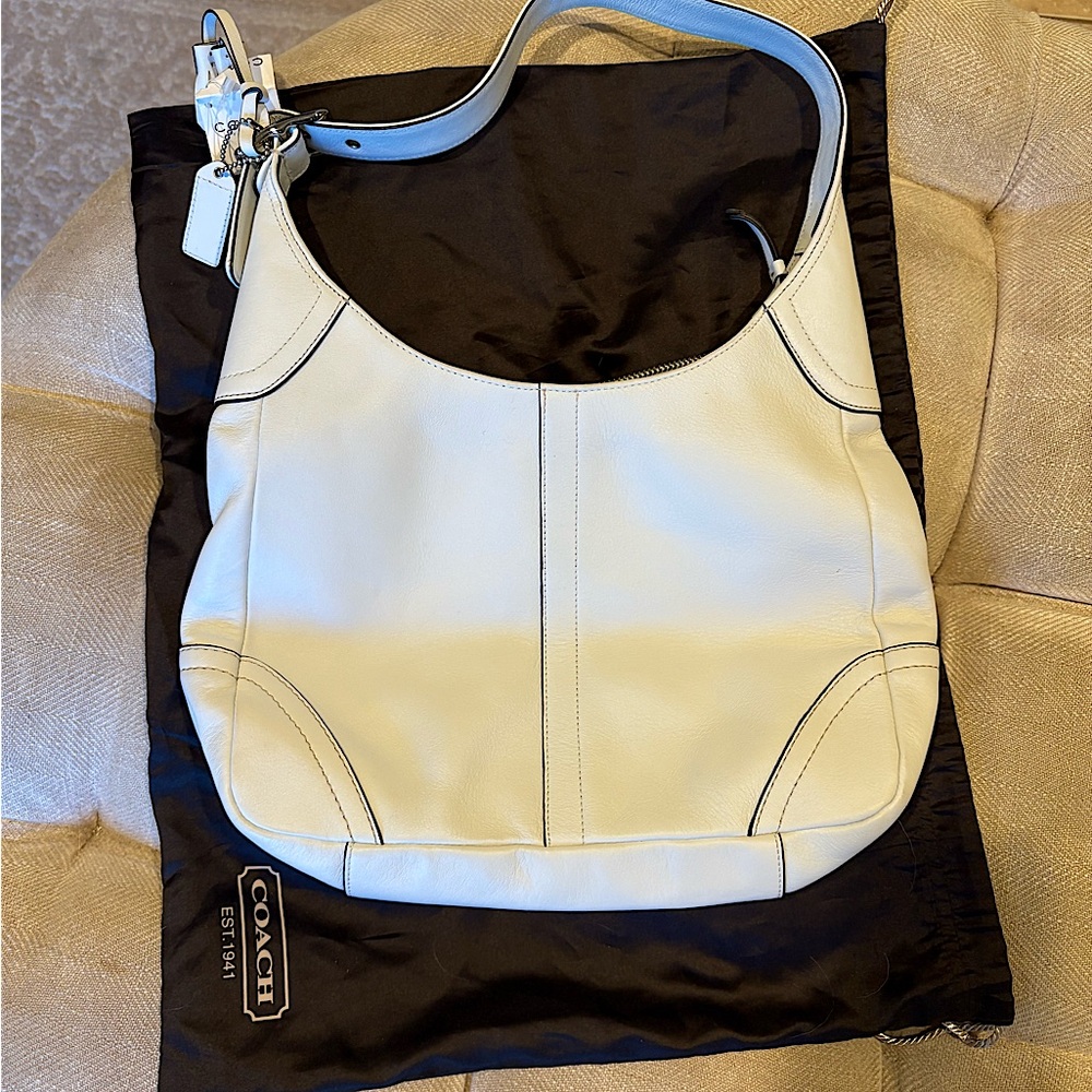 **NEW** Coach shoulders bag